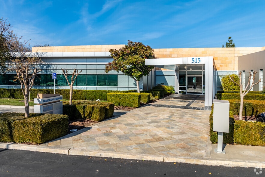 515 Lyell Dr, Modesto, CA à louer - Photo du bâtiment - Image 2 de 4