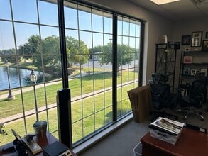 701 Cedar Lake Blvd, Oklahoma City, OK for lease Interior Photo- Image 2 of 9