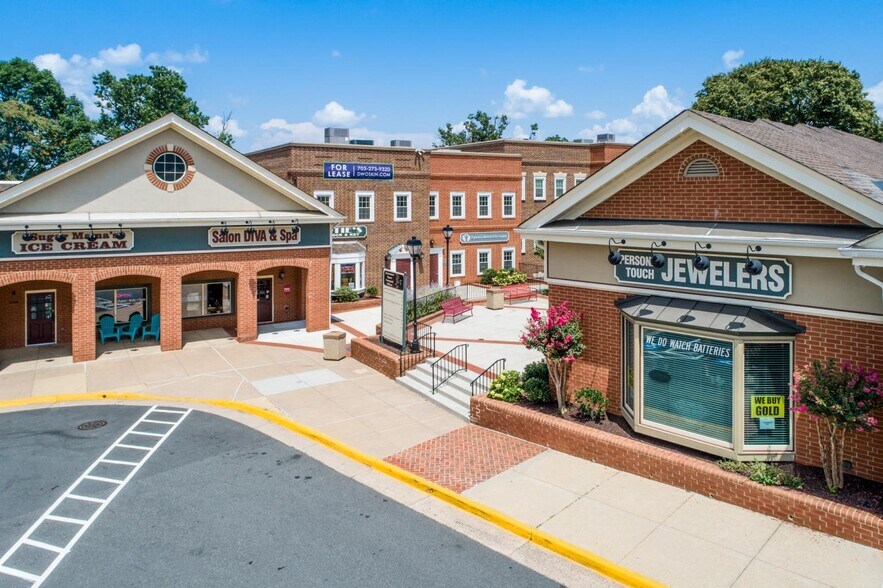 11198-11206 Lee Hwy, Fairfax, VA for lease - Building Photo - Image 2 of 15