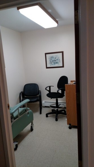 123-20 82nd Ave, Kew Gardens, NY for lease - Interior Photo - Image 2 of 20