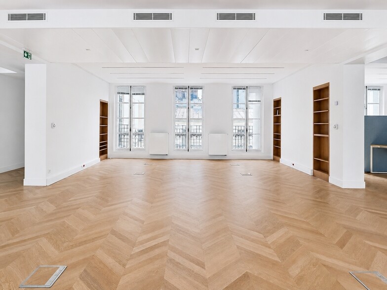 24 Rue De Caumartin, Paris for lease - Interior Photo - Image 2 of 10