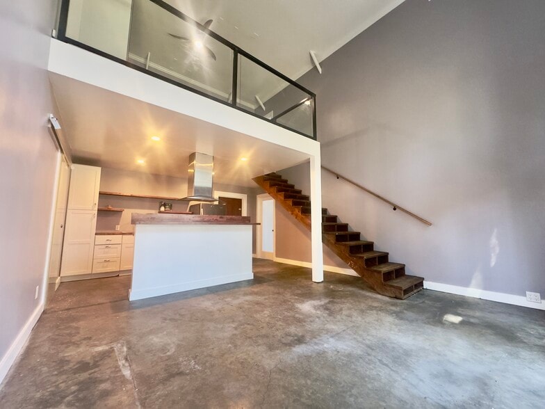 1254 E 12th St, Oakland, CA for sale - Building Photo - Image 2 of 66