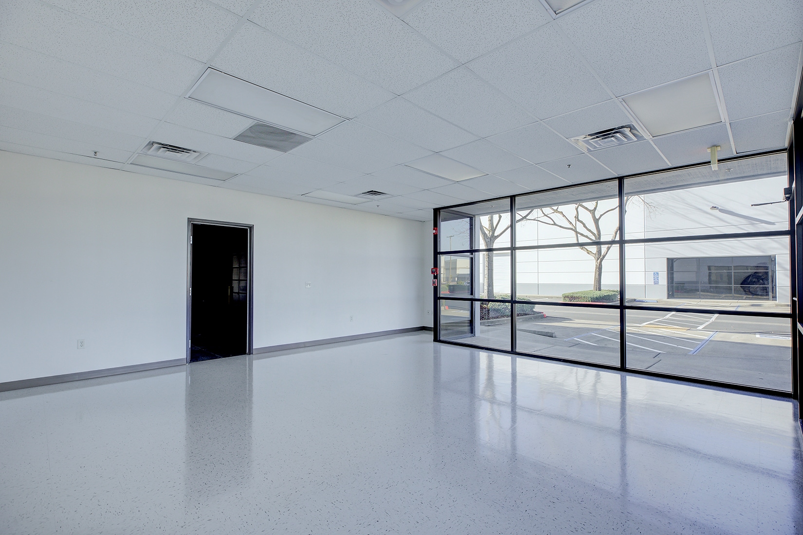 10281 Iron Rock Way, Elk Grove, CA à louer Photo intérieure- Image 1 de 2