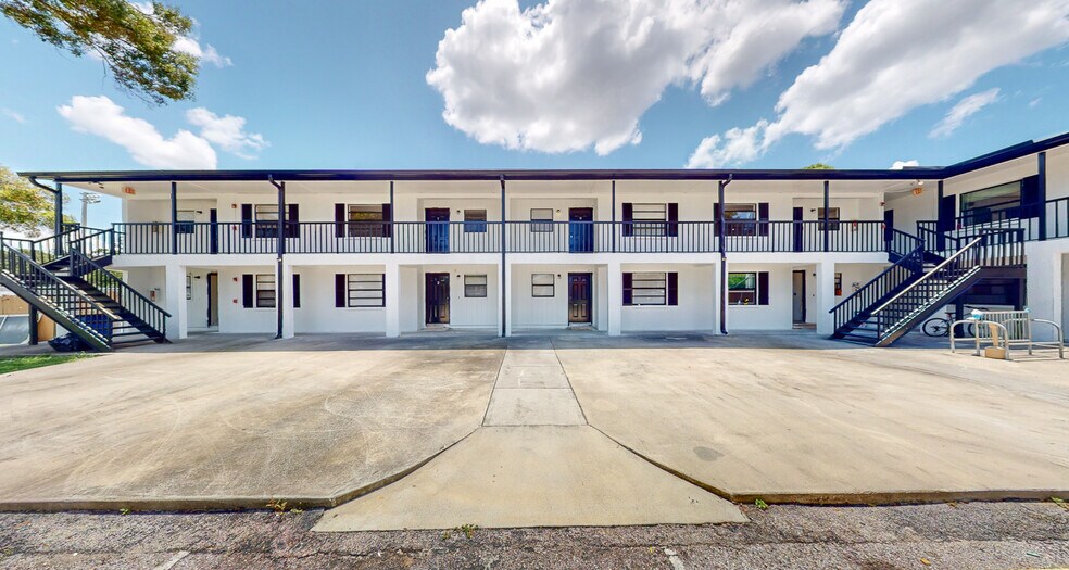 7786 62nd St N, Pinellas Park, FL à vendre - Photo du bâtiment - Image 1 de 63