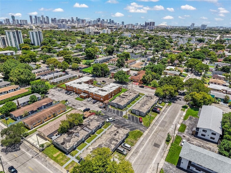 2080-2090 NW 31st St, Miami, FL for sale - Building Photo - Image 3 of 12