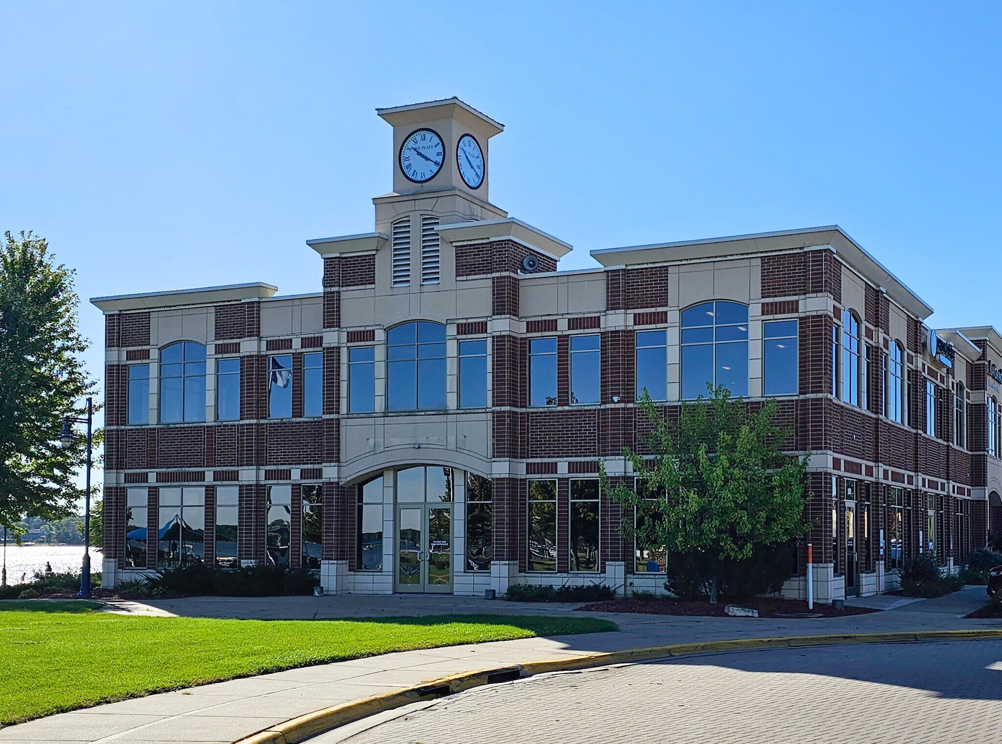 56 E Broadway Ave, Forest Lake, MN for lease Primary Photo- Image 1 of 10