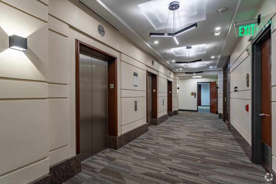 250 W Huron Rd, Cleveland, OH for lease - Interior Photo - Image 2 of 8