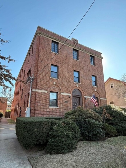 20 Carman Ave, East Rockaway, NY for sale - Building Photo - Image 2 of 13