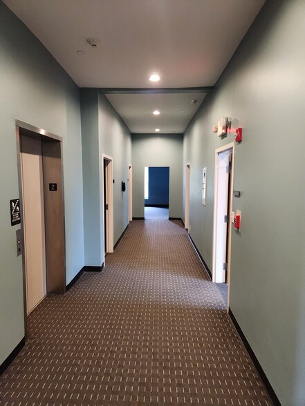 2 N Madison Ave, Greenwood, IN for lease - Building Photo - Image 3 of 16