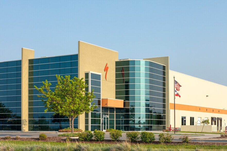 1475 S 5070 W, Salt Lake City, UT à louer - Photo du bâtiment - Image 2 de 15