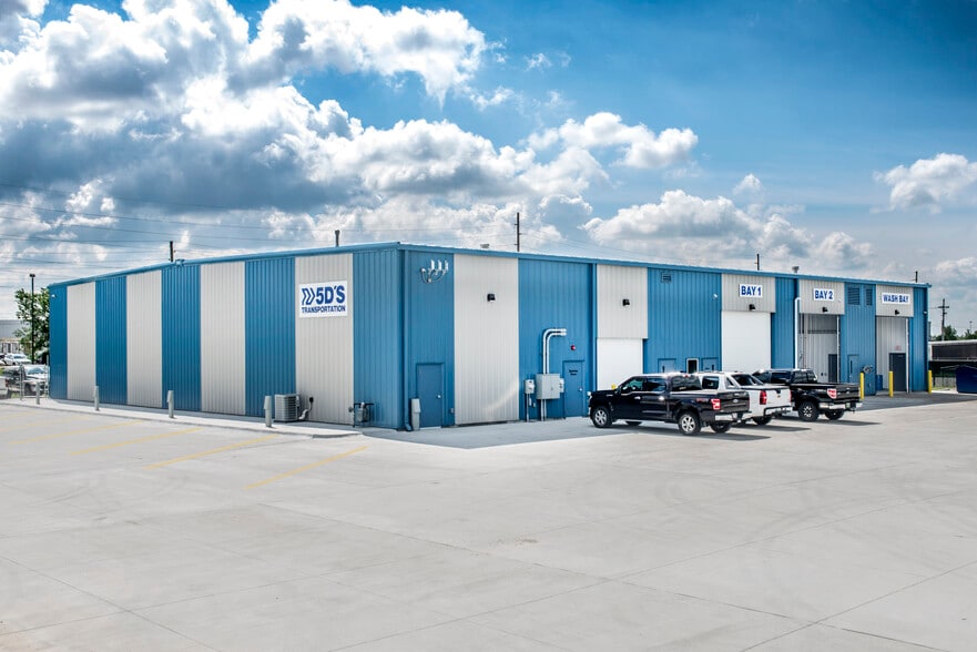 2104 S 29th St, Council Bluffs, IA for sale - Building Photo - Image 3 of 12