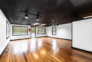 Plus de détails pour 120 Danielson Pike, Foster, RI - Commerce de détail à vendre