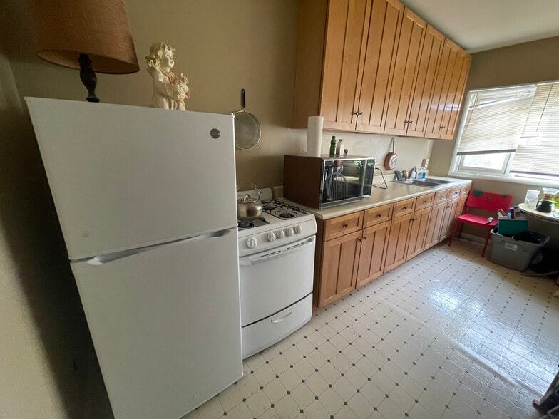 1013 W Church St, Champaign, IL for sale - Building Photo - Image 3 of 10