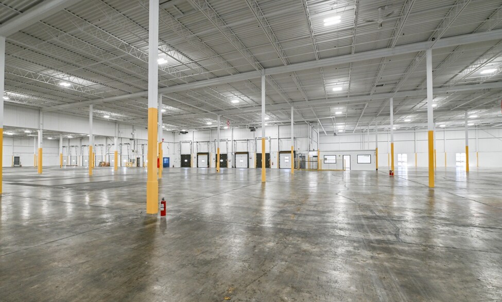4500 Rue Cousens, Montréal, QC for sale - Building Photo - Image 3 of 4
