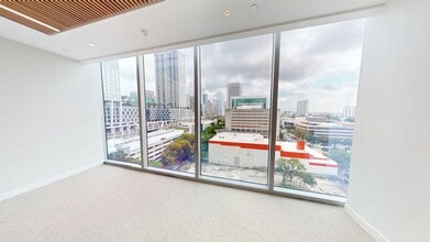 161 NW 6th St, Miami, FL for lease Interior Photo- Image 2 of 12