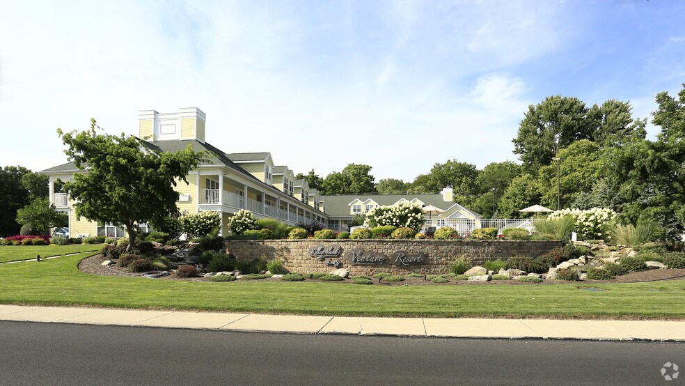 441 W Lakeshore Dr, Kelleys Island, OH à vendre - Photo du bâtiment - Image 2 de 6