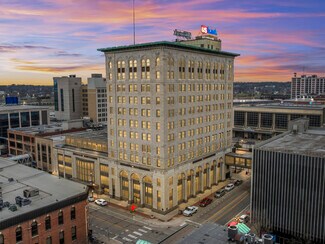 Plus de détails pour 226 2nd St SE, Cedar Rapids, IA - Bureau à vendre