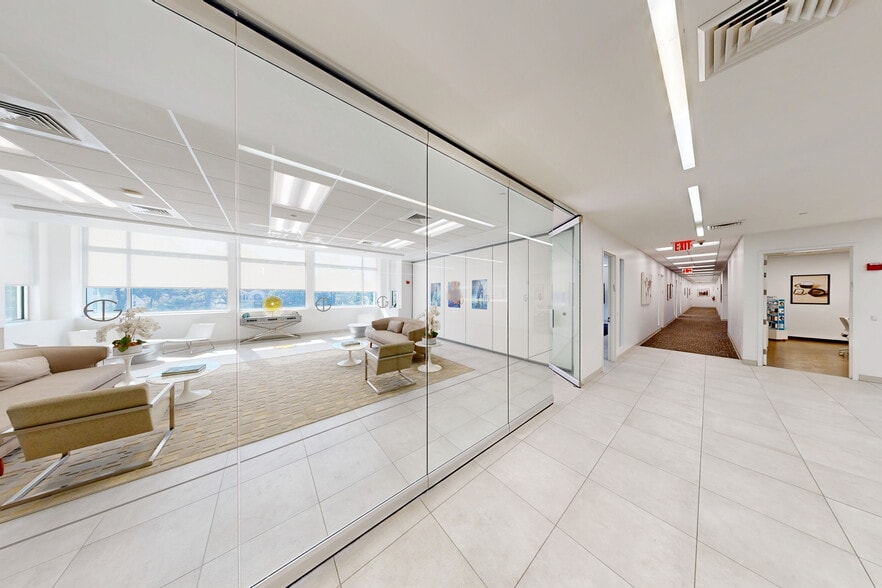 60-15 Little Neck Pky, Little Neck, NY for lease - Matterport 3D Scan - Image 2 of 17