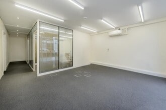 115A Glenthorne Rd, London for lease Interior Photo- Image 1 of 6