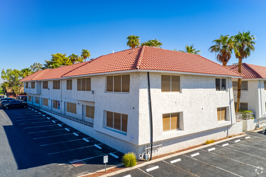 2235 E Flamingo Rd, Las Vegas, NV for lease - Building Photo - Image 3 of 7