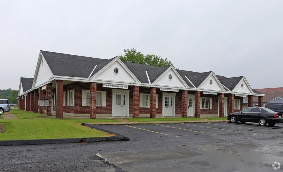 419 Main St, Grafton, OH for lease - Building Photo - Image 2 of 8