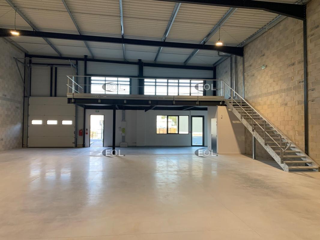 Flex dans Signes à louer Photo du bâtiment- Image 1 de 5