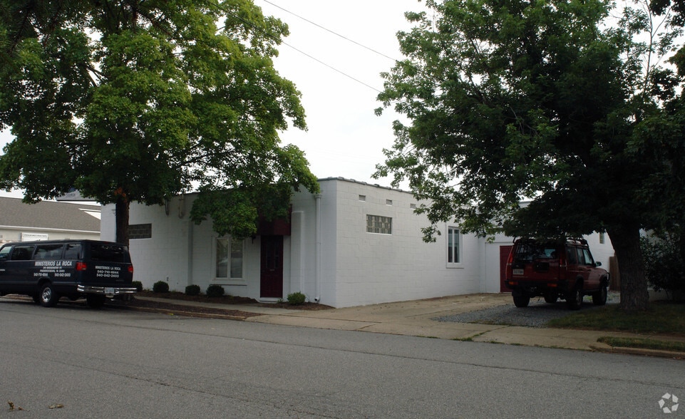 316 Bridgewater St, Fredericksburg, VA for lease - Building Photo - Image 3 of 5