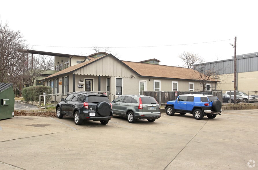 1417 W 51st St, Austin, TX à louer - Photo du bâtiment - Image 3 de 11