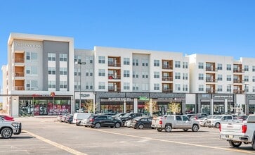 200 Springtown Way, San Marcos, TX à louer Photo du bâtiment- Image 2 de 8