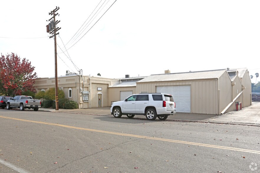 118 N 2nd St, Patterson, CA for lease - Building Photo - Image 2 of 7