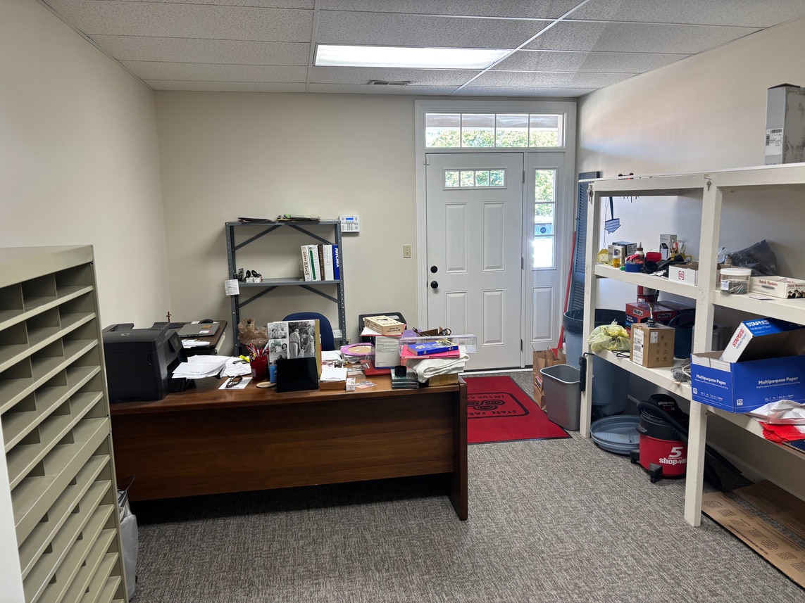 10835-10845 Bluegrass Pky, Louisville, KY 40299 - Unit 10839 - - Interior Photo - Image 2 of 6