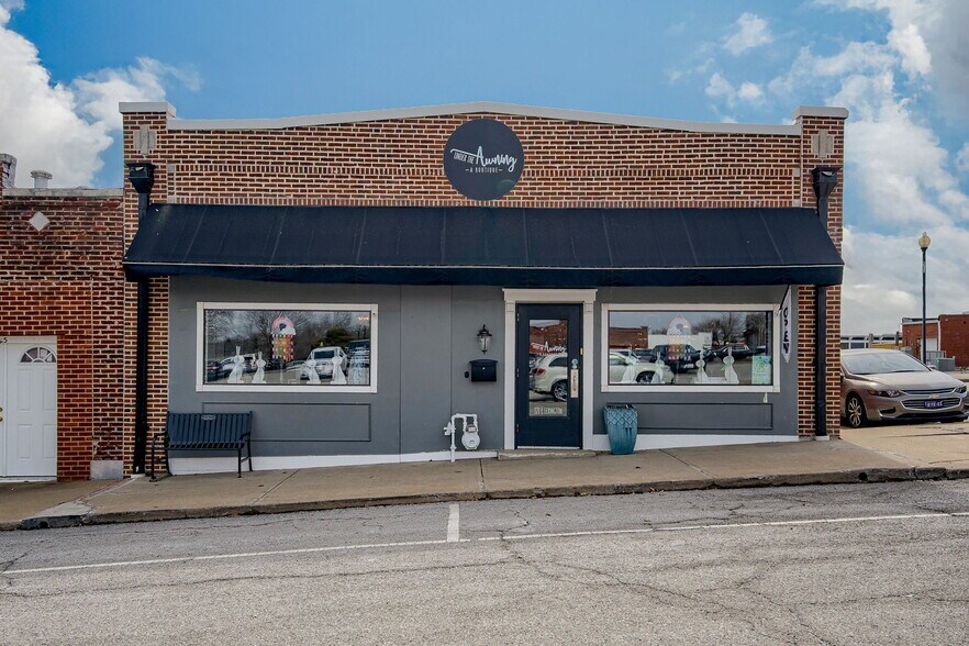 121 E Lexington Ave, Independence, MO for sale - Building Photo - Image 1 of 1