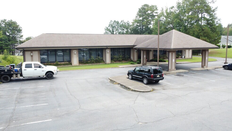 801 20th Ave E, Jasper, AL à vendre - Photo du bâtiment - Image 2 de 7