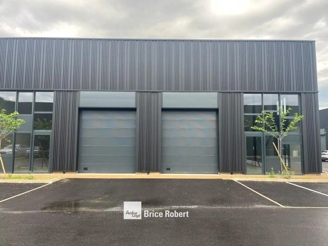 Flex in Trévoux for sale Building Photo- Image 1 of 8