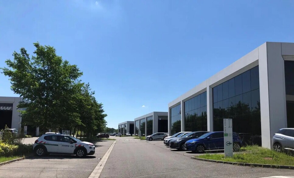 Office in Labège for lease - Building Photo - Image 1 of 36