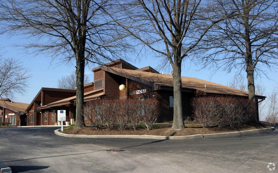 1540 Pointer Ridge Pl, Bowie, MD à vendre - Photo du bâtiment - Image 3 de 6