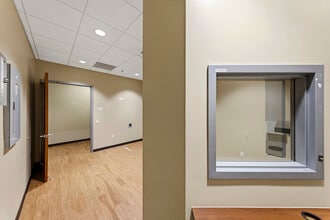 6950 E Chauncey Ln, Phoenix, AZ for lease Interior Photo- Image 1 of 9