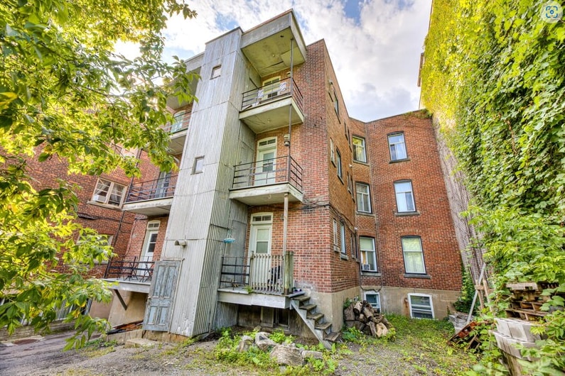Edouard-Montpetit revenue properties portfolio of 3 properties for sale on LoopNet.ca - Building Photo - Image 3 of 11