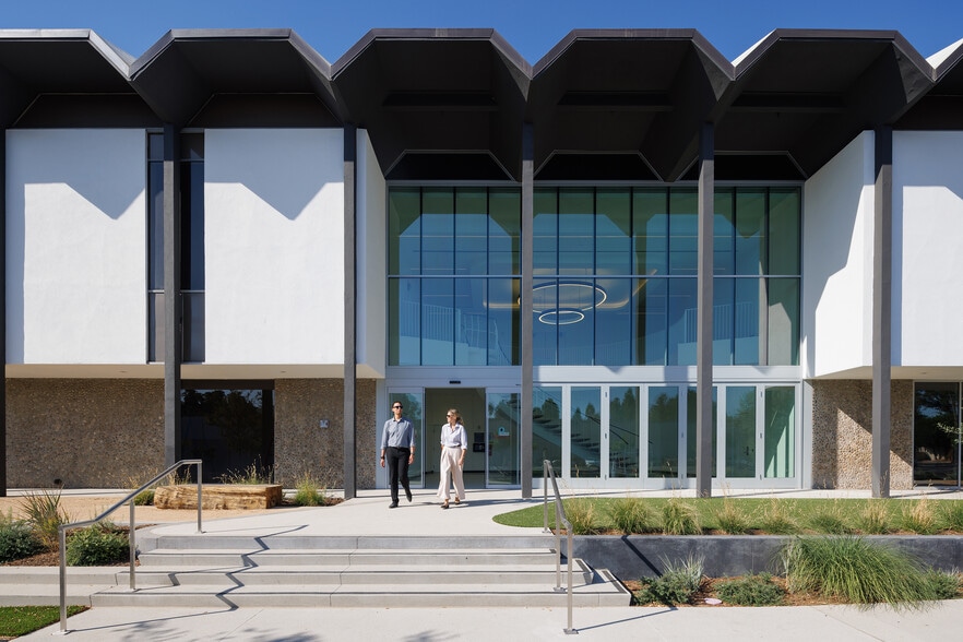 4561 Colorado Blvd, Los Angeles, CA for lease - Building Photo - Image 1 of 7