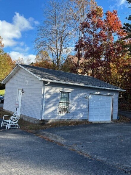 796 Piney Forest Rd, Danville, VA à vendre - Photo du bâtiment - Image 2 de 2