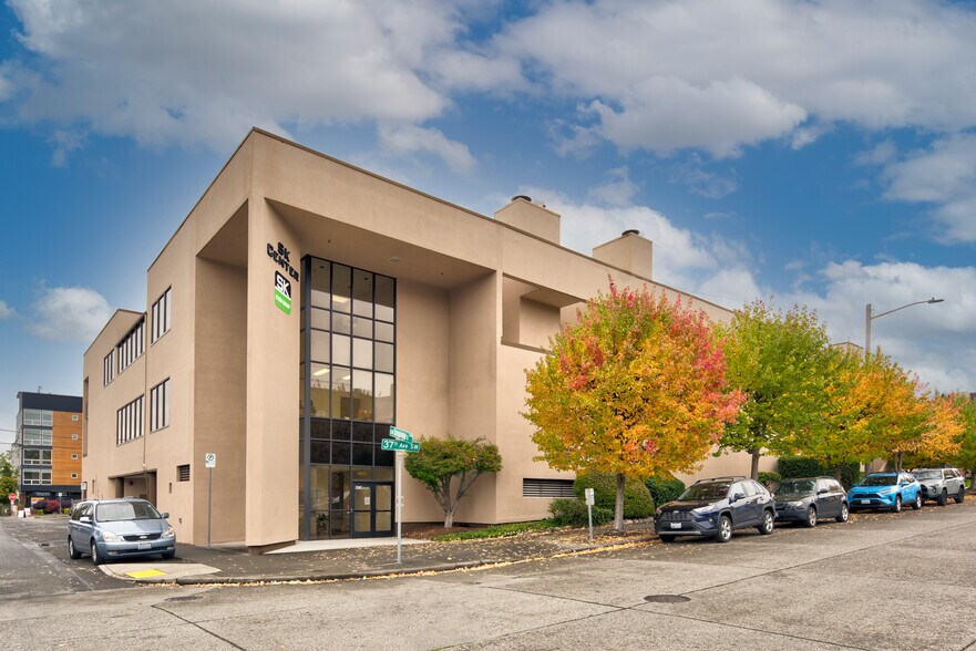 4600 37th Ave SW, Seattle, WA à louer - Photo du bâtiment - Image 2 de 4