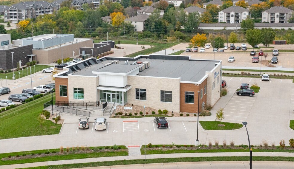 2791 Heartland Dr, Coralville, IA à louer - Photo du bâtiment - Image 3 de 7