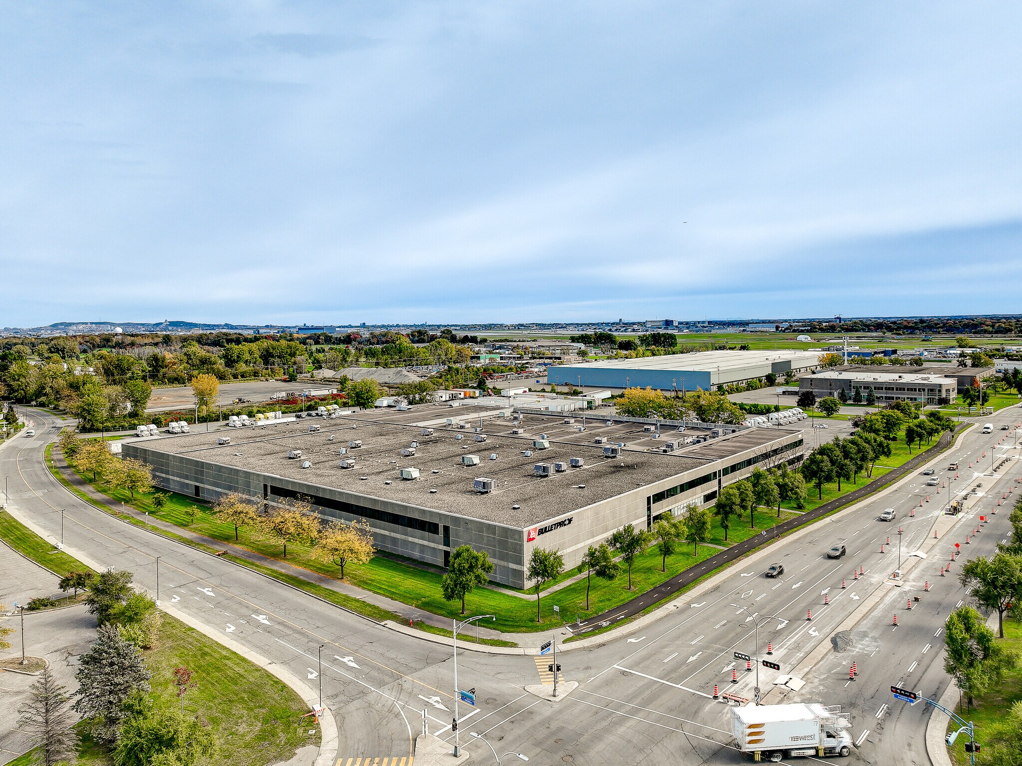 2001 Boul Des Sources, Pointe-claire, QC for lease Primary Photo- Image 1 of 9