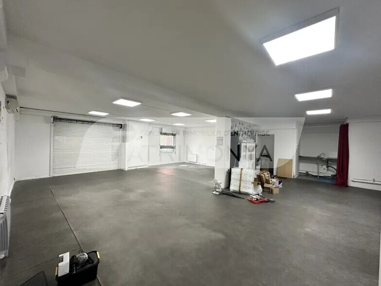 Retail in Aubagne for lease - Interior Photo - Image 1 of 3