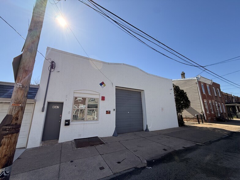 4547-4549 E Thompson St, Philadelphia, PA à louer - Photo du bâtiment - Image 3 de 19
