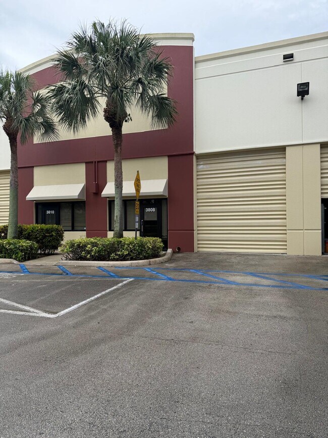 Plus de détails pour 3801-3899 SW 30th Ave, Fort Lauderdale, FL - Industriel à louer