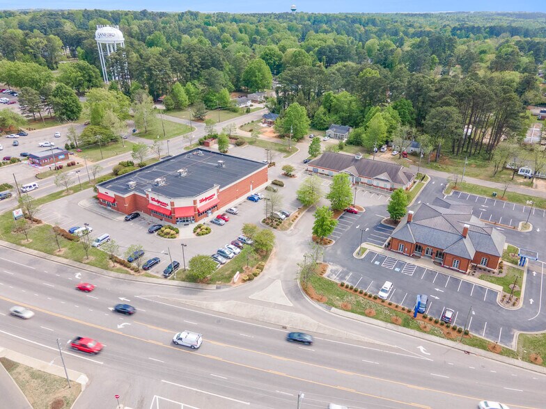 1024 S Horner Blvd, Sanford, NC à louer - Photo du bâtiment - Image 3 de 29