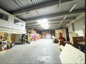 Rue Jules Vercruysse, Argenteuil for lease Interior Photo- Image 1 of 9