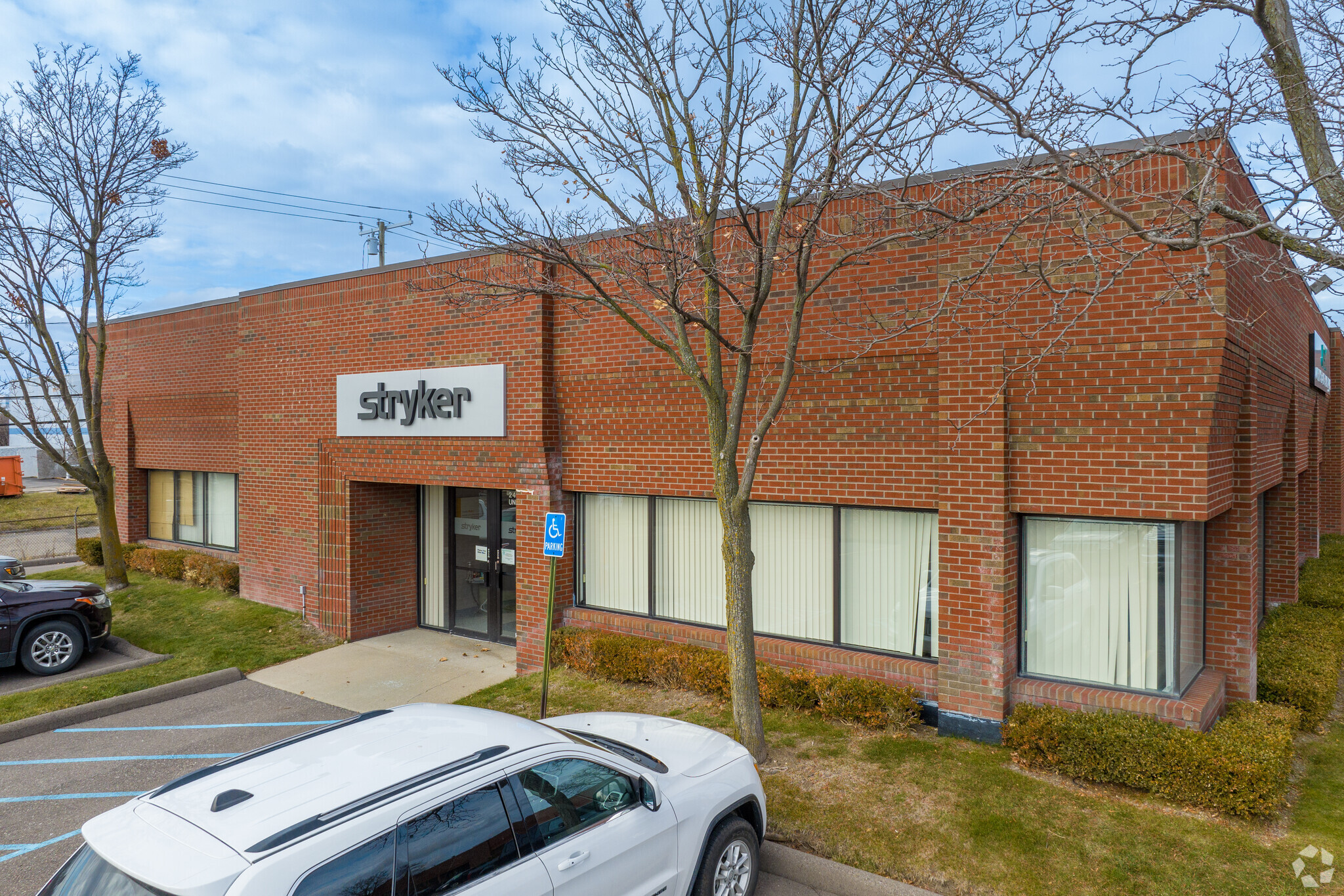 24401-24415 Halsted Rd, Farmington Hills, MI for sale Building Photo- Image 1 of 1