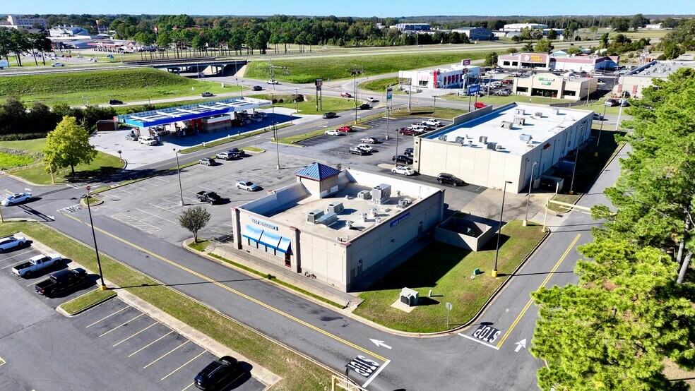 3513 E Race Ave, Searcy, AR for lease - Building Photo - Image 2 of 8